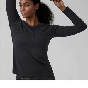 EUC Athleta Foothill Long sleeve top black XS loose fit